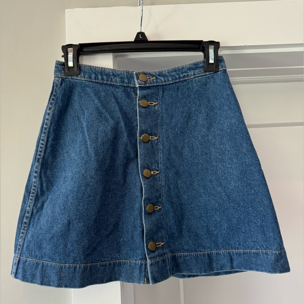 AMERICAN APPAREL denim button up skirt, size small